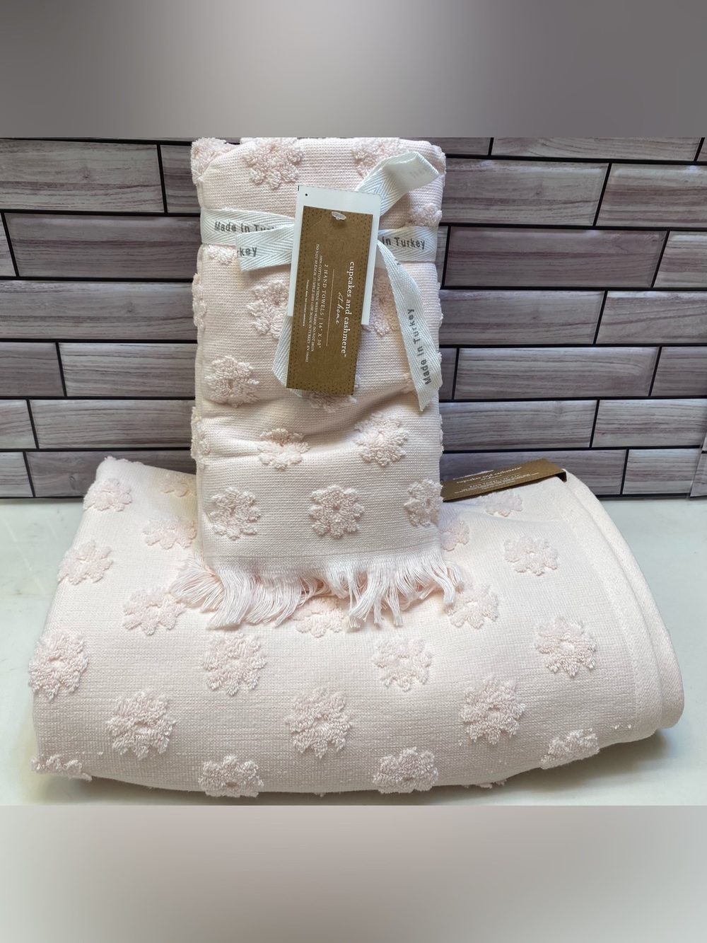 Cupcakes and Cashmere ❤️Baby Pink Flower(2)Hand  &(1) Bath Towel Set NWT